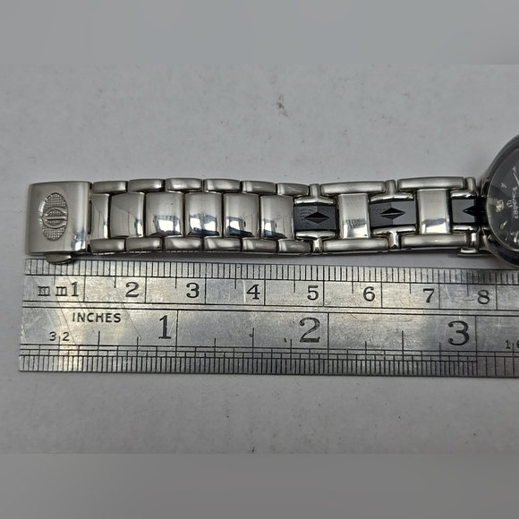 Vintage Womens Essence Ceramic Diamond Cut Sapphire Crystal Watch New Battery - Picture 9 of 10
